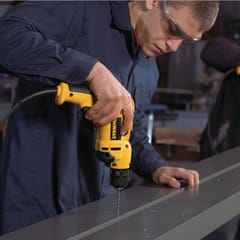 DeWALT 10mm rotary drill with keyless chuck, 701W DWD112S-B5