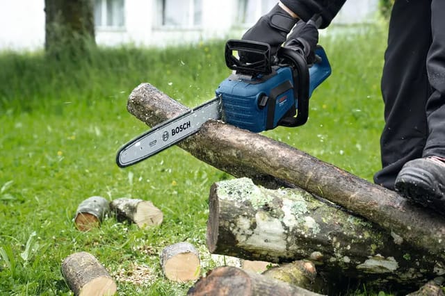 Bosch Chainsaw GKE 18V-40 (Solo) - 06008D3000